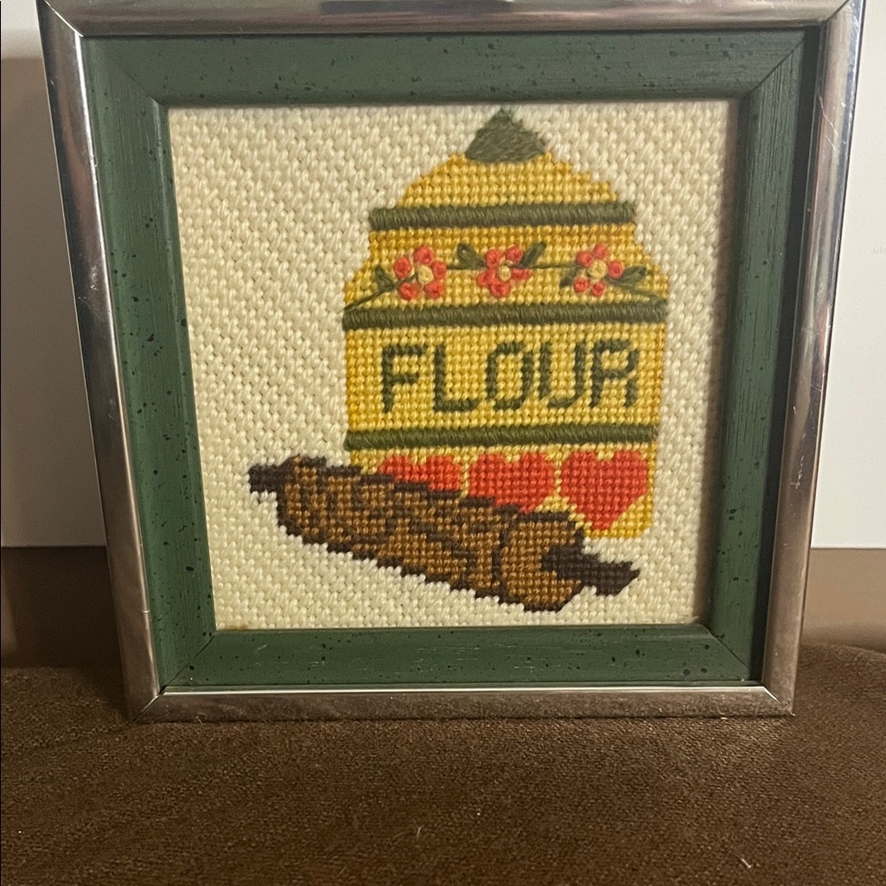 😄Vintage needlepoint rolling pin kitchen art metal framed